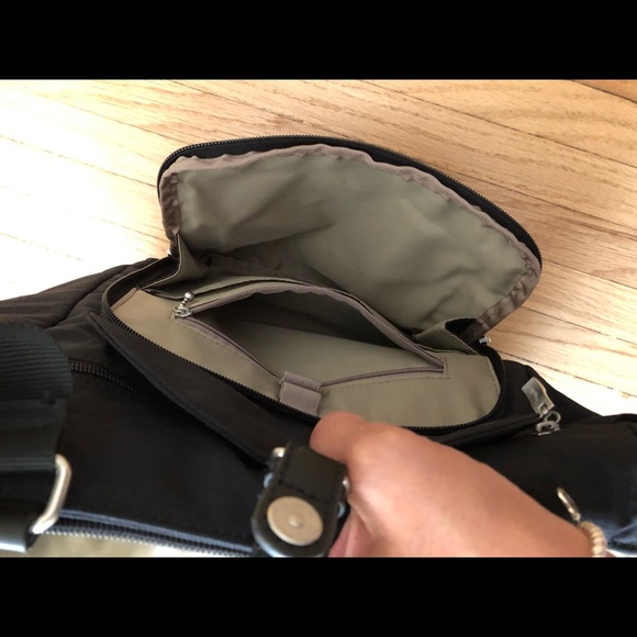 SOLD Baggallini Tote - Picture 8 of 11